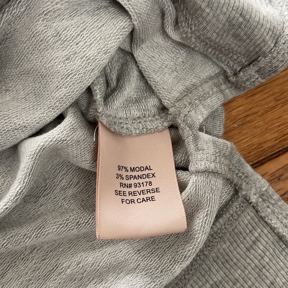 Long sleeve top/Always be kind - Picture 3 of 3